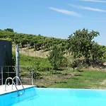 וילה Architetti Piemonte, Entire Private With Infinity Pool And Poolhouse, 5 Bedroom, Six Bathroom Perfect For Families And Friends *