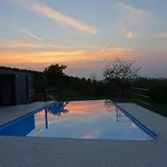וילה Architetti Piemonte, Entire Private With Infinity Pool And Poolhouse, 5 Bedroom, Six Bathroom Perfect For Families And Friends