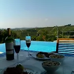 Architetti Piemonte, Entire Private With Infinity Pool And Poolhouse, 5 Bedroom, Six Bathroom Perfect For Families And Friends