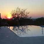 Architetti Piemonte, Entire Private With Infinity Pool And Poolhouse, 5 Bedroom, Six Bathroom Perfect For Families And Friends * Calamandrana