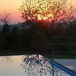 Architetti Piemonte, Entire Private With Infinity Pool And Poolhouse, 5 Bedroom, Six Bathroom Perfect For Families And Friends וילה *