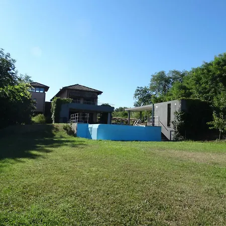Architetti Piemonte, Entire Private With Infinity Pool And Poolhouse, 5 Bedroom, Six Bathroom Perfect For Families And Friends Villa Calamandrana