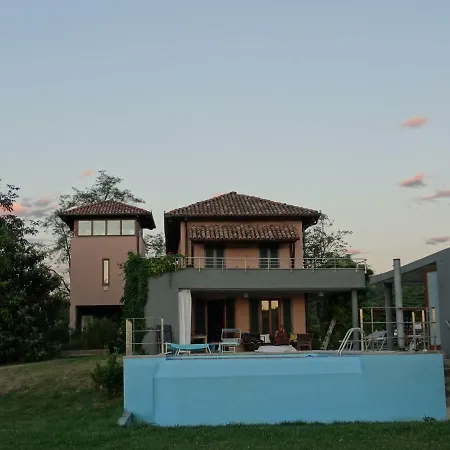 Architetti Piemonte, Entire Private With Infinity Pool And Poolhouse, 5 Bedroom, Six Bathroom Perfect For Families And Friends