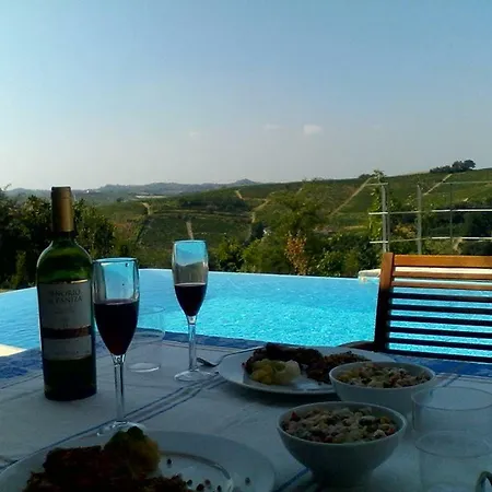 Architetti Piemonte, Entire Private With Infinity Pool And Poolhouse, 5 Bedroom, Six Bathroom Perfect For Families And Friends