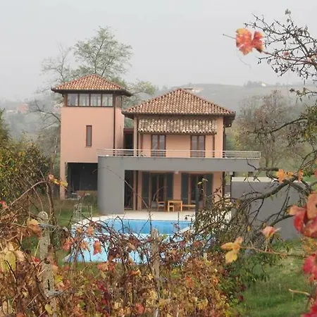 Architetti Piemonte, Entire Private With Infinity Pool And Poolhouse, 5 Bedroom, Six Bathroom Perfect For Families And Friends